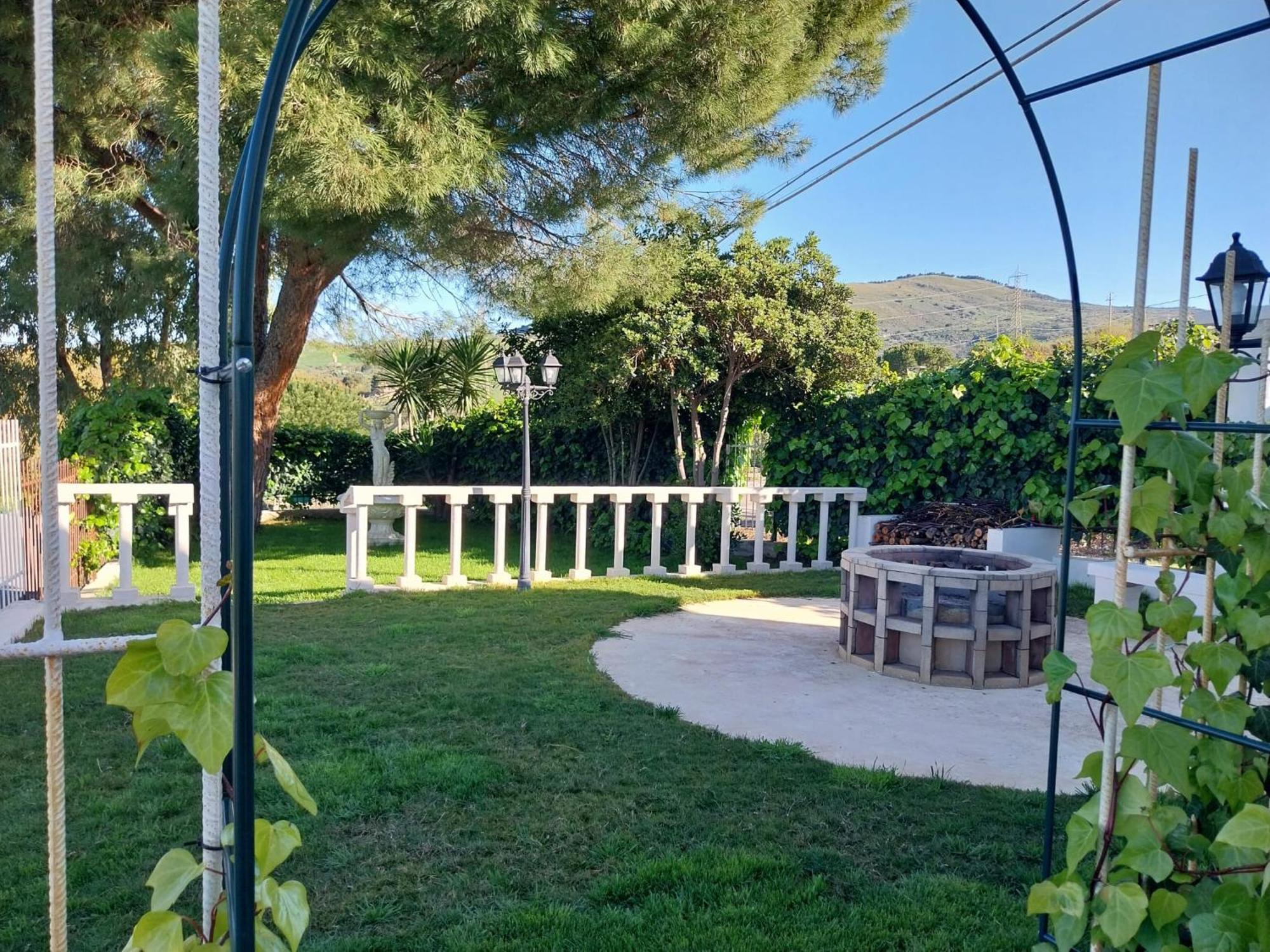 Casa Lachesi Caccamo المظهر الخارجي الصورة